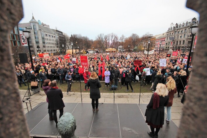 Ane Stø fra kvinnegruppa Ottar holdt den første appellen. Foto: André Kjernsli Ane Stø fra kvinnegruppa Ottar holdt den første appellen. Foto: André Kjernsli
