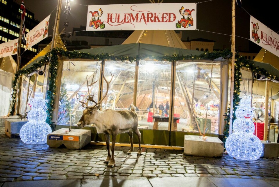 Julemarked på Youngstorget, med reinsdyr og snømann.Foto: Vidar Ruud / NTB scanpix