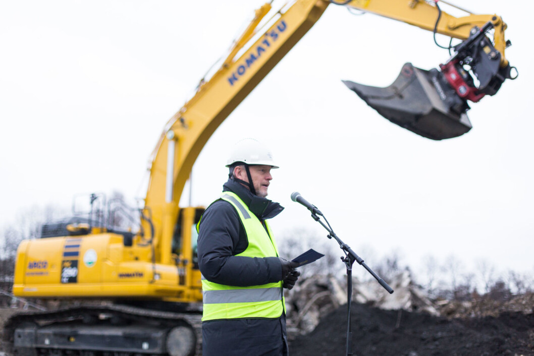 Byrådsleder Raymond Johansen åpnet byggingen av den nye ishallen. Foto: Stig Jensen Byrådsleder Raymond Johansen åpnet byggingen av den nye ishallen. Foto: Stig Jensen
