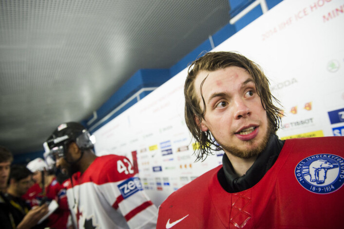 Ishockey-VM 2014. Norges keeper Steffen Søberg (t.h) og Canadas Joel Ward etter VM-kampen i Minsk, Hviterussland. Foto: Fredrik Varfjell / NTB scanpix Ishockey-VM 2014. Norges keeper Steffen Søberg (t.h) og Canadas Joel Ward etter VM-kampen i Minsk, Hviterussland. Foto: Fredrik Varfjell / NTB scanpix