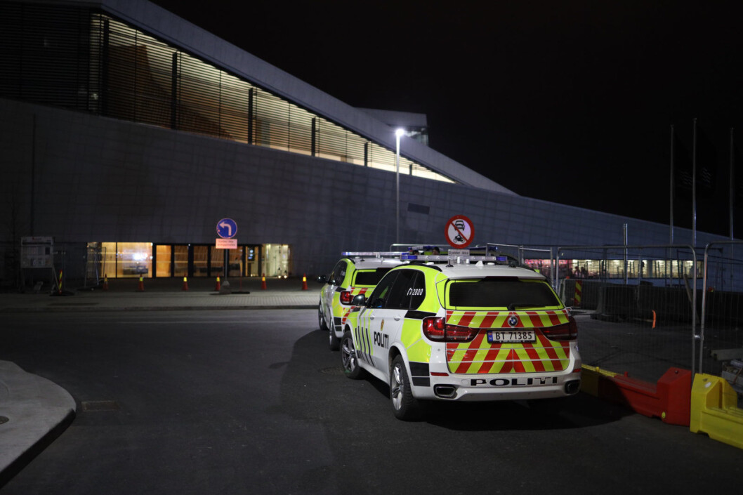 En person er knivstukket ved Operaen i Oslo. Vedkommende er trolig ikke alvorlig skadd.
Foto: Ørn E. Borgen / NTB scanpix En person er knivstukket ved Operaen i Oslo. Vedkommende er trolig ikke alvorlig skadd.
Foto: Ørn E. Borgen / NTB scanpix