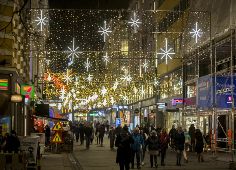 Allerede i midten av november ble Torggata pyntet til jul. Og Oslo er full av juleaktiviteter for en hver smak fra og med i dag og fremover mot selveste juledagen.  Foto: Vidar Ruud / NTB scanpix