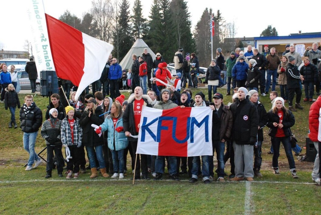 KFUM Oslo-fansen kan glede seg over at laget deres neste år vil spille i OBOS-ligaen. Illustrasjonsfoto: Skaga/ Wikimedia Commons KFUM Oslo-fansen kan glede seg over at laget deres neste år vil spille i OBOS-ligaen. Illustrasjonsfoto: Skaga/ Wikimedia Commons