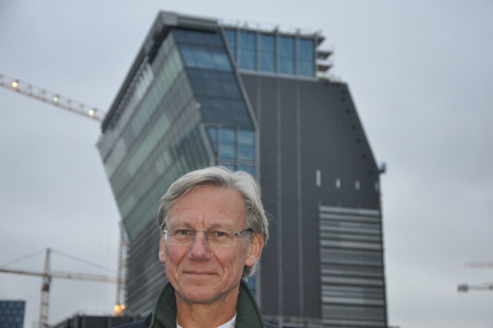 Omdiskuterte og kontroversielle Lambda som skal huse Munch-museet reiser seg i Bjørvika. � Det offentlige har investert 10 milliarder i nye kulturbygg i Oslo. Ingen i næringslivet ville gjort det uten en markedsføringsplan, sier James Stove Lorentzen (H). Foto: Arnsten Linstad Omdiskuterte og kontroversielle Lambda som skal huse Munch-museet reiser seg i Bjørvika. � Det offentlige har investert 10 milliarder i nye kulturbygg i Oslo. Ingen i næringslivet ville gjort det uten en markedsføringsplan, sier James Stove Lorentzen (H). Foto: Arnsten Linstad