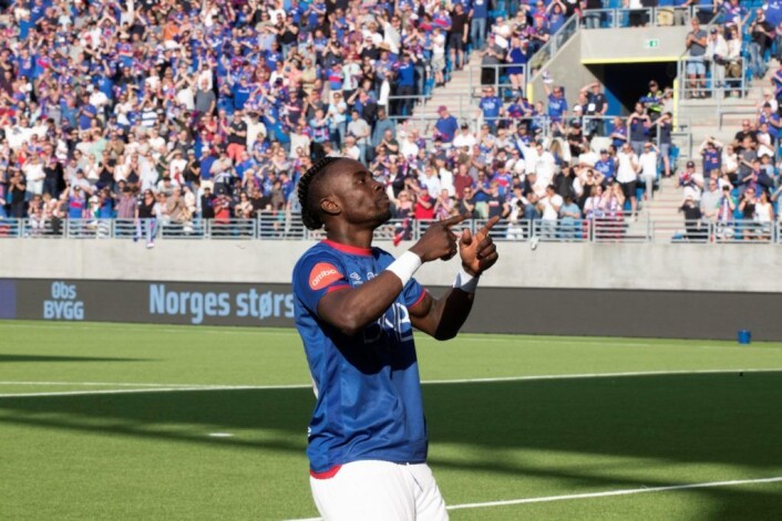 Sam Johnson sørget for Vålerenga-seier over Stabæk i årets 16.mai kamp hjemme på Valle. Nå håper klubben på flere store 16.mai-kamper i årene framover. Foto: Terje Pedersen / NTB scanpix Sam Johnson sørget for Vålerenga-seier over Stabæk i årets 16.mai kamp hjemme på Valle. Nå håper klubben på flere store 16.mai-kamper i årene framover. Foto: Terje Pedersen / NTB scanpix