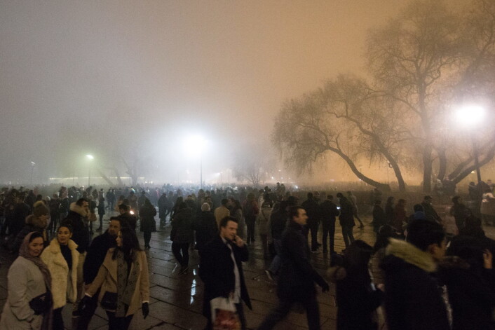 Det var tett tåke på Rådhusplassen i Oslo da fyrverkeriet ble sendt opp ved midnatt nyttårsaften 2016. Foto: Audun Braastad / NTB Scanpix Det var tett tåke på Rådhusplassen i Oslo da fyrverkeriet ble sendt opp ved midnatt nyttårsaften 2016. Foto: Audun Braastad / NTB Scanpix