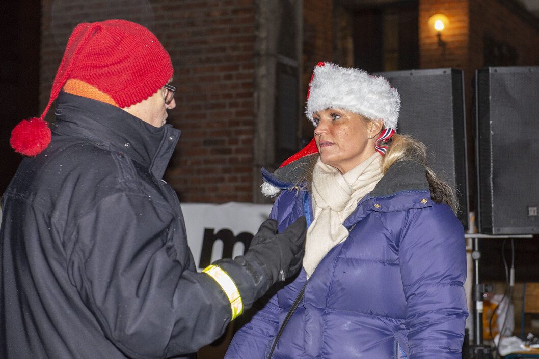 Organisatorene av protesten mot bomstasjoner iførte seg nisseluer. Foto: Morten Lauveng Jørgensen Organisatorene av protesten mot bomstasjoner iførte seg nisseluer. Foto: Morten Lauveng Jørgensen