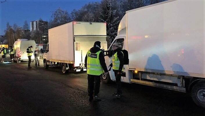 Det var varebiler under 3500 kilo som ble kontrollert. En rekke mangler ble funnet. Foto: a-krimsenteret i Oslo Det var varebiler under 3500 kilo som ble kontrollert. En rekke mangler ble funnet. Foto: a-krimsenteret i Oslo