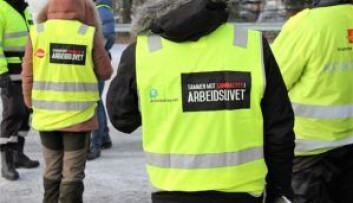 Kontrollørene ønsker ikke å vise ansiktene, siden de regelmessig gjennomfører uanmeldte kontroller i ulike bransjer. Foto: a-krimsenteret i Oslo Kontrollørene ønsker ikke å vise ansiktene, siden de regelmessig gjennomfører uanmeldte kontroller i ulike bransjer. Foto: a-krimsenteret i Oslo