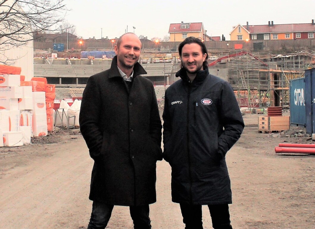Daglig leder Arne Sandø (til v.) og markedssjef Glenn Jensen i VIF hockey foran det som etterhvert blir nye Jordal Amfi. Foto: André Kjernsli Daglig leder Arne Sandø (til v.) og markedssjef Glenn Jensen i VIF hockey foran det som etterhvert blir nye Jordal Amfi. Foto: André Kjernsli