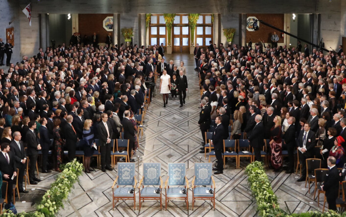 Den 10.desember hvert år rettes verdens øyne mot Oslos rådhus. Her fra fjorårets fredsprisutdeling til ICANs leder Beatrice Fihn og ICAN-aktivist og Hiroshima-overlever Setsuko Thurlow. Foto: Berit Roald / NTB scanpix Den 10.desember hvert år rettes verdens øyne mot Oslos rådhus. Her fra fjorårets fredsprisutdeling til ICANs leder Beatrice Fihn og ICAN-aktivist og Hiroshima-overlever Setsuko Thurlow. Foto: Berit Roald / NTB scanpix