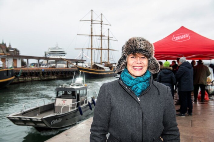 � Å få være gudmor for «Othilie» opplever jeg som stas. Skjærgårdstjenesten er en viktig samarbeidspartner for Oslo kommune, sa Tone Tellevik Dahl da hun døpte Jobbens ryddebåt i oktober. Men nå skal Tellevik Dahl være den som nekter å snu for å redde Jobben fra kutt. Foto: Foto: May B. Langhelle/Frelsesarmeen � Å få være gudmor for «Othilie» opplever jeg som stas. Skjærgårdstjenesten er en viktig samarbeidspartner for Oslo kommune, sa Tone Tellevik Dahl da hun døpte Jobbens ryddebåt i oktober. Men nå skal Tellevik Dahl være den som nekter å snu for å redde Jobben fra kutt. Foto: Foto: May B. Langhelle/Frelsesarmeen