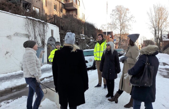 Her i Wolfs gate fant befaringen en plassering som kna være mer egnet for grussiloene enn nede ved parken Lille-Jacob. Foto: Anders Høilund Her i Wolfs gate fant befaringen en plassering som kna være mer egnet for grussiloene enn nede ved parken Lille-Jacob. Foto: Anders Høilund