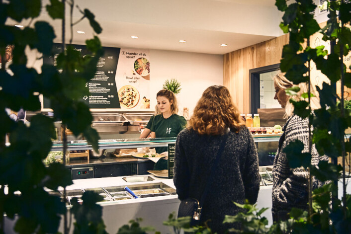 Menyen er oversiktlig og fin, og Lett serverer i all hodesak salater i wraps eller bowls. Foto: Kristin Svanæs-Soot Menyen er oversiktlig og fin, og Lett serverer i all hodesak salater i wraps eller bowls. Foto: Kristin Svanæs-Soot