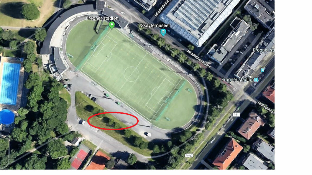 Omtrent i den røde sirkelen er det aktuelt å bygge en underjordisk flerbrukshall for Majorstuen. Foto: Google Maps