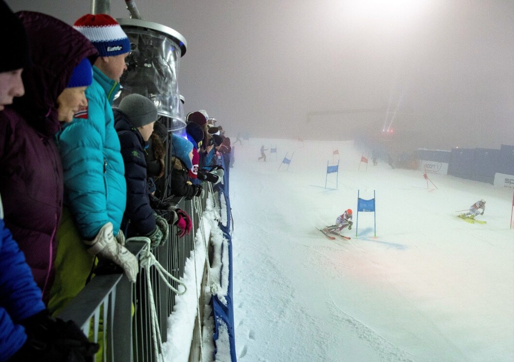 Nordlendinger som dukker opp til årets verdenscuprenn i parallellslalåm i renn i Holmenkollen 1. nuyttårsdag vil bli sluppet inn for halv pris. Her fra fjorårets renn. Foto: Torstein Bøe / NTB scanpix Nordlendinger som dukker opp til årets verdenscuprenn i parallellslalåm i renn i Holmenkollen 1. nuyttårsdag vil bli sluppet inn for halv pris. Her fra fjorårets renn. Foto: Torstein Bøe / NTB scanpix