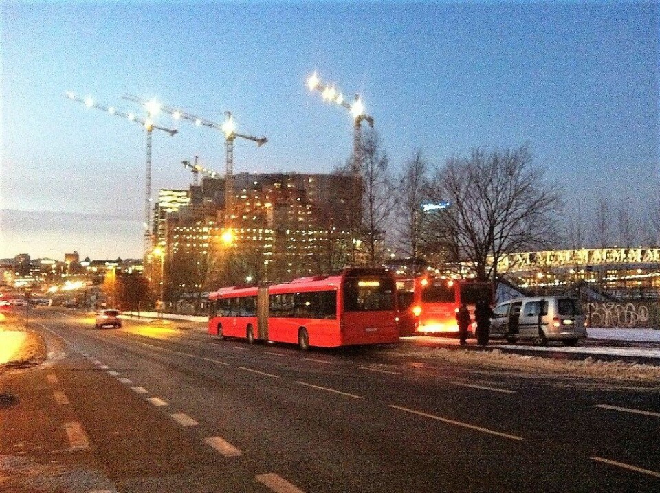 Når nyttårsferingen er over står nattbussene til Ruter klar til å ta deg trygt hjem. Foto: Oslosykkel / flickr