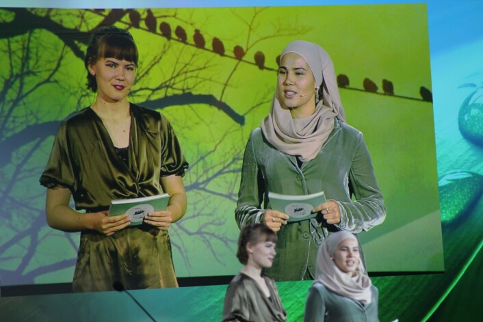 Gina Gylver og Iman Meskini ledet hele seremonien der Oslo tok over som miljøby. Foto: André Kjernsli Gina Gylver og Iman Meskini ledet hele seremonien der Oslo tok over som miljøby. Foto: André Kjernsli
