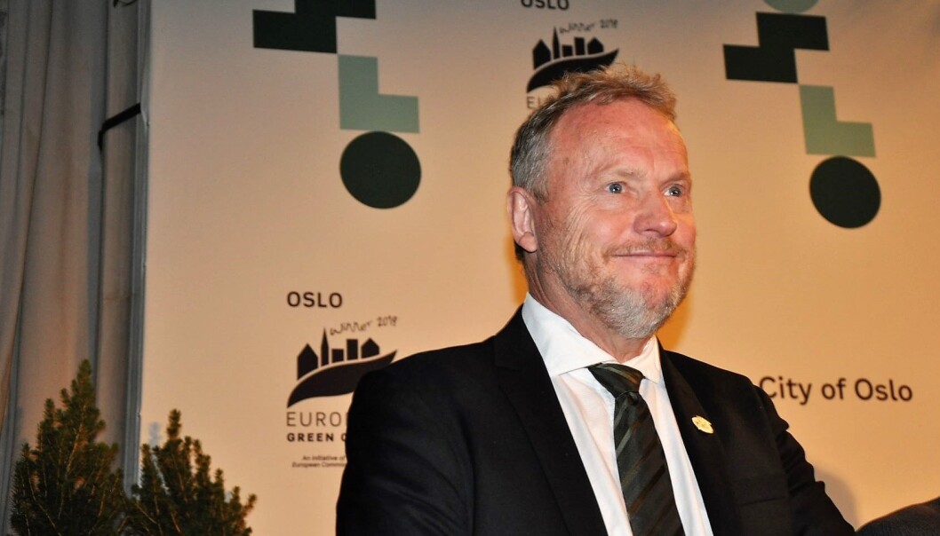 Byrådsleder Raymond Johansen (Ap) på pressekonferanse før den offisielle seremonien der Oslo overtar som EUs miljøhovedstad. Byrådsleder Raymond Johansen (Ap) på pressekonferanse før den offisielle seremonien der Oslo overtar som EUs miljøhovedstad.