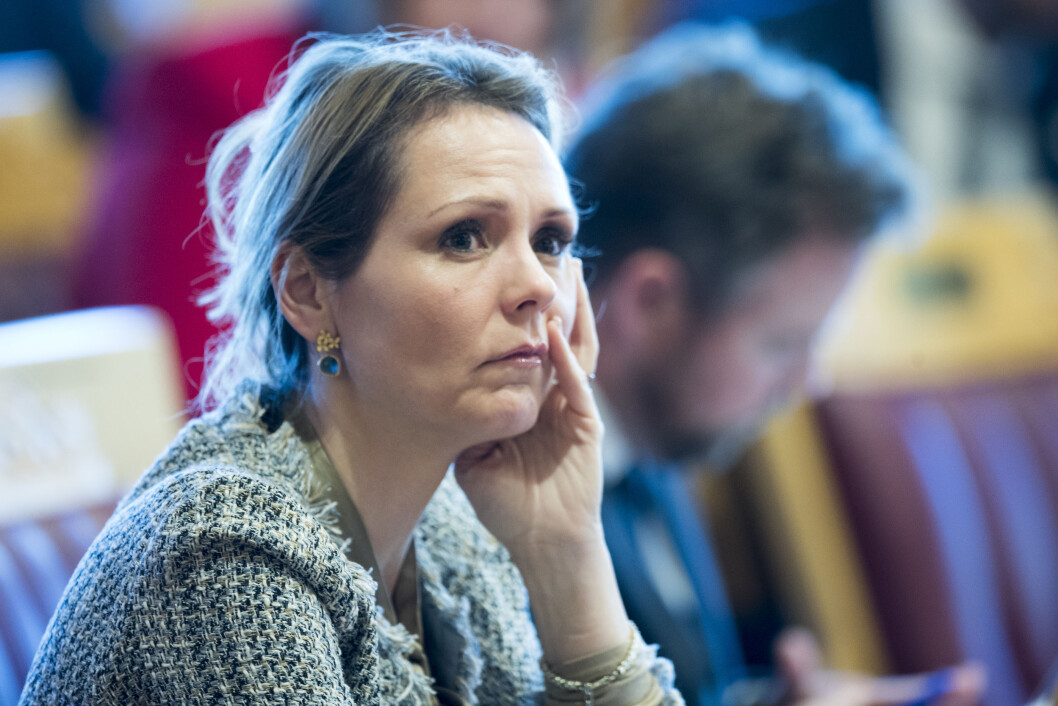Forbrukerminister Linda Hofstad Helleland (H) sier hun forstår at flyttingen er dramatisk for de ansatte. Foto: Terje Pedersen / NTB scanpix Forbrukerminister Linda Hofstad Helleland (H) sier hun forstår at flyttingen er dramatisk for de ansatte. Foto: Terje Pedersen / NTB scanpix