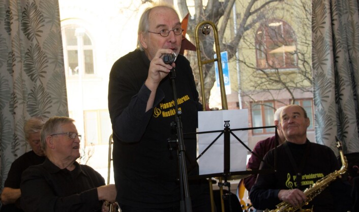 � Dette er et gledens hus, mente Planarbeidernes musikklag. Foto: Hans Magnus Borge � Dette er et gledens hus, mente Planarbeidernes musikklag. Foto: Hans Magnus Borge