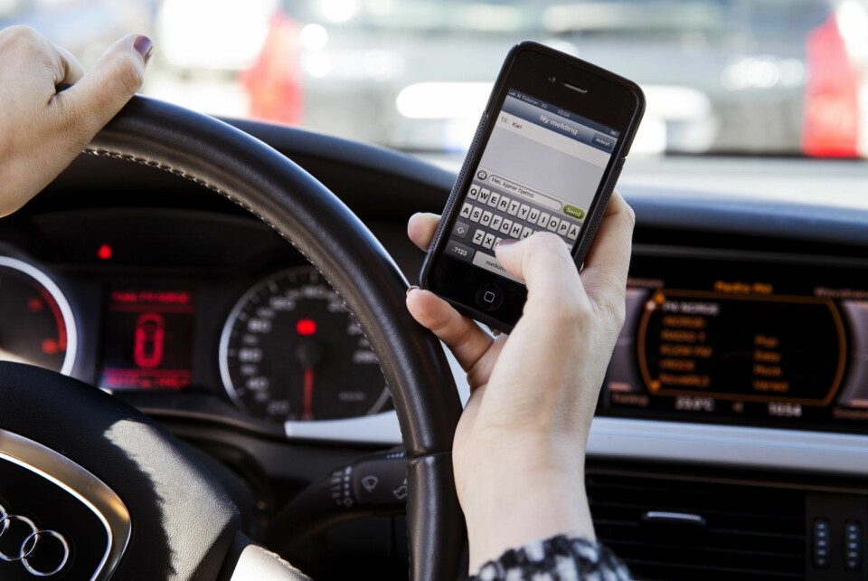 Oslopolitiet varsler hyppigere kontroller for å redusere bruk av mobil hos bilister. Foto: Erlend Aas / NTB scanpix