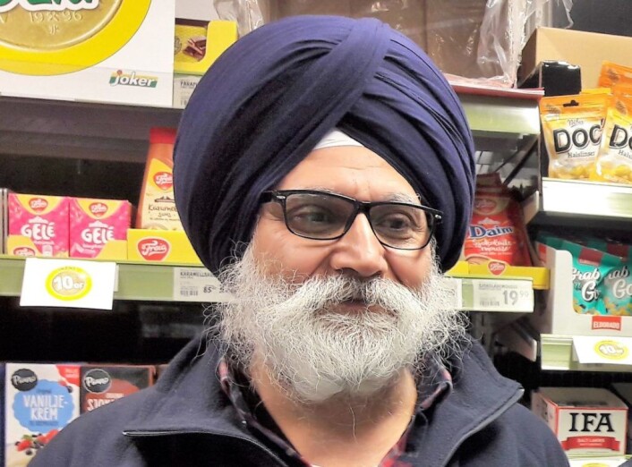 � Kanskje noen blir litt triste når vi slutter. Barna her er jo vant til oss og at vi er her i butikken, sier Ranjit Singh. Foto: Anders Høilund � Kanskje noen blir litt triste når vi slutter. Barna her er jo vant til oss og at vi er her i butikken, sier Ranjit Singh. Foto: Anders Høilund