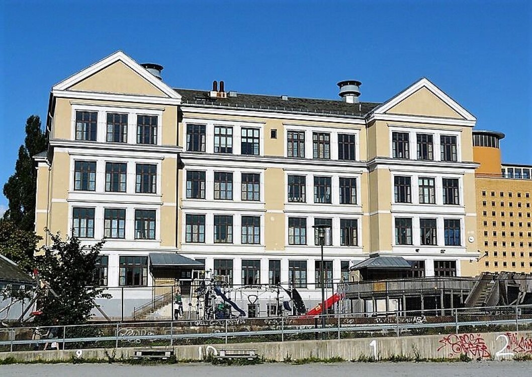 To unge gutter ble sett løpende fra stedet etter et branntilløp på Kampen skole lørdag kveld. Foto: C. Hill / Wikimedia Commons To unge gutter ble sett løpende fra stedet etter et branntilløp på Kampen skole lørdag kveld. Foto: C. Hill / Wikimedia Commons