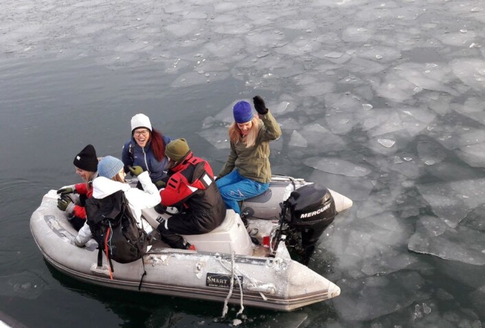 Tidevannet kommer. Det er tid for Plastpiratene å dra ut på tokt for å fange plast under bryggene i Oslo Havn. Foto: Anders Høilund Tidevannet kommer. Det er tid for Plastpiratene å dra ut på tokt for å fange plast under bryggene i Oslo Havn. Foto: Anders Høilund