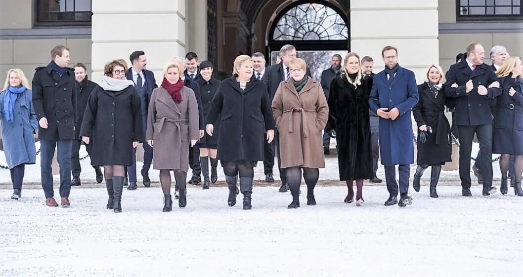 Hvite og etnisk norske vandret den nye flertallsregjeringen ut på Slottsbakken fra statsråd i en by der hver tredje innbygger har minoritetsbakgrunn. Foto: Heiko Junge / NTB scanpix Hvite og etnisk norske vandret den nye flertallsregjeringen ut på Slottsbakken fra statsråd i en by der hver tredje innbygger har minoritetsbakgrunn. Foto: Heiko Junge / NTB scanpix