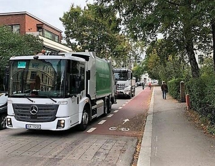 Andelen tunge lastebiler og trailere har økt kraftig i Eilert Sundts gate etter at sykkelveien ble anlagt i 2017. Samtidig har andelen syklister i den totale trafikkmengden gått ned. Foto: Stein Krosby/Privat