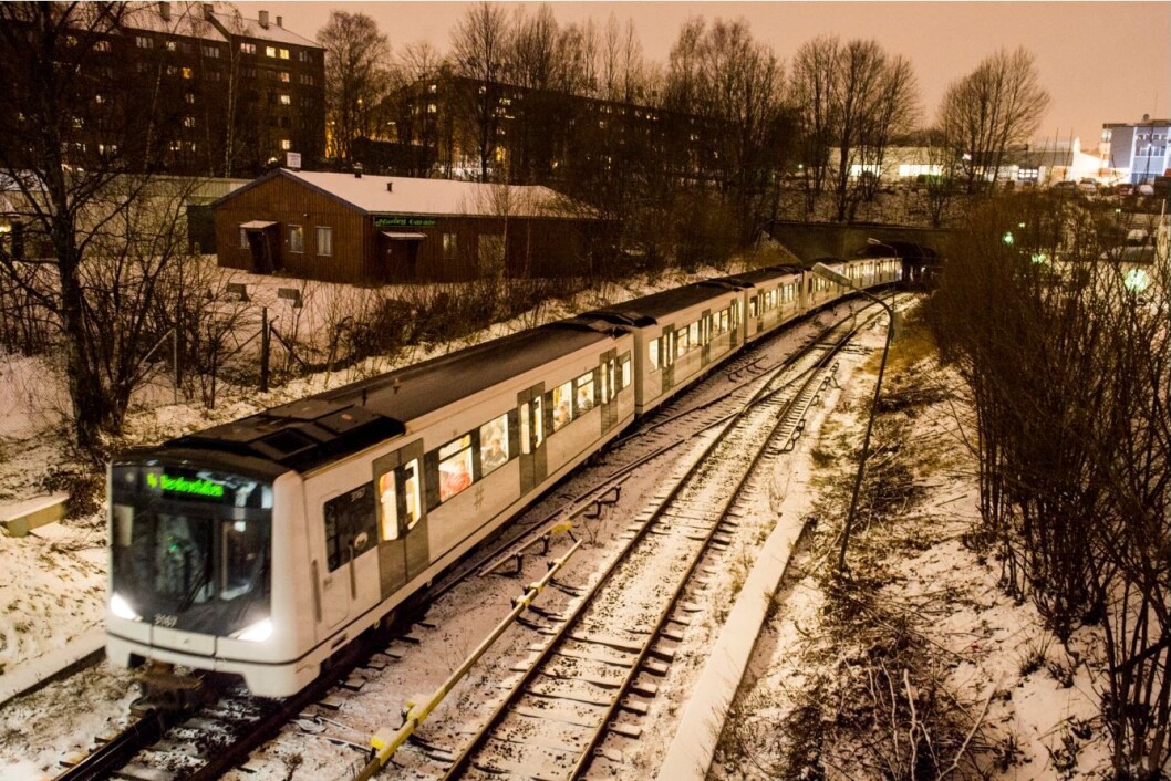 Høyre mener vi må tenke større og nytt. Tiden for å ukritisk pumpe enda flere passasjerer gjennom flaskehalser i Oslo sentrum bør være forbi. Foto: Fredrik Varfjell / NTB scanpix Høyre mener vi må tenke større og nytt. Tiden for å ukritisk pumpe enda flere passasjerer gjennom flaskehalser i Oslo sentrum bør være forbi. Foto: Fredrik Varfjell / NTB scanpix