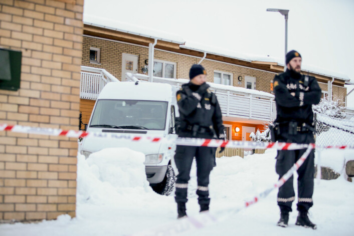 En kvinne ble funnet død i en leilighet på Bjørndal i bydel Søndre Nordstrand torsdag. Kvinnens nabo er siktet for drap, og skal i avhør ha knyttet seg selv til dødsfallet, sier politiet. Oslo. Foto: Håkon Mosvold Larsen / NTB scanpix En kvinne ble funnet død i en leilighet på Bjørndal i bydel Søndre Nordstrand torsdag. Kvinnens nabo er siktet for drap, og skal i avhør ha knyttet seg selv til dødsfallet, sier politiet. Oslo. Foto: Håkon Mosvold Larsen / NTB scanpix