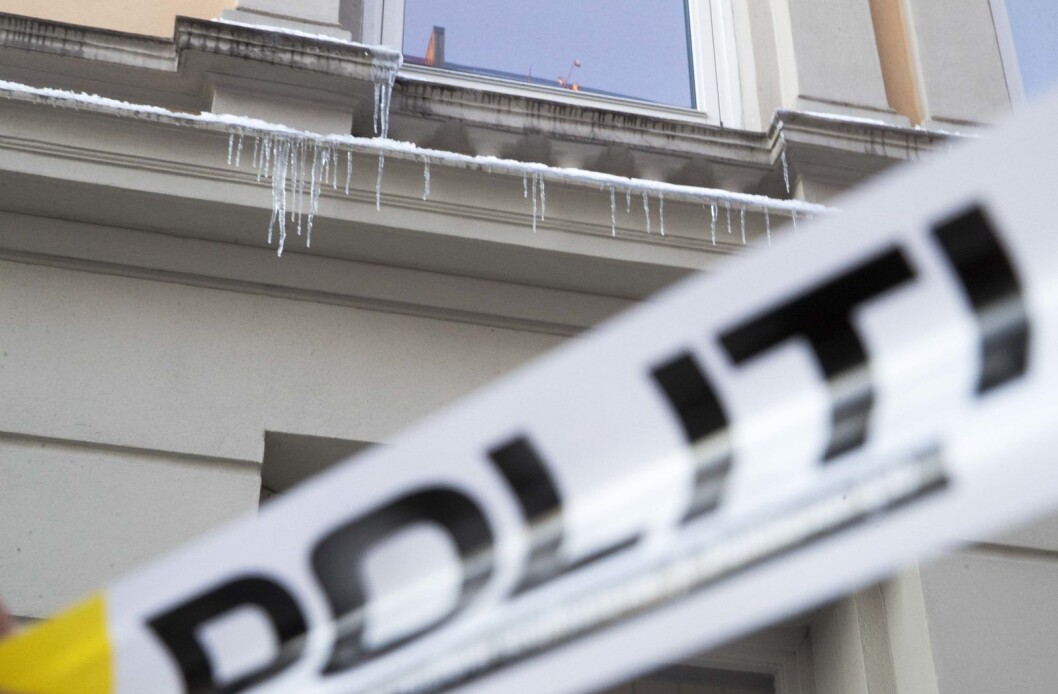 Det er stor rasfare fra tak i hovedstaden. Store istapper har falt ned på biler og knust ruter i Bergstien i bydel St. Hanshaugen. Foto: Terje Pedersen / NTB scanpix Det er stor rasfare fra tak i hovedstaden. Store istapper har falt ned på biler og knust ruter i Bergstien i bydel St. Hanshaugen. Foto: Terje Pedersen / NTB scanpix