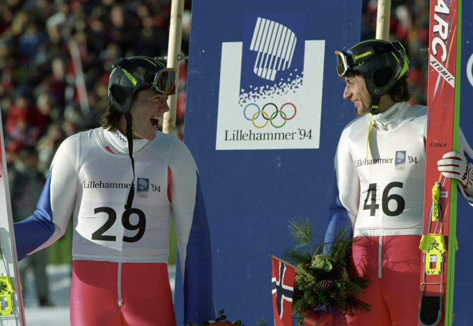 Vinter-OL på Lillehammer i 1994. Espen Bredesen (til h.) har akkurat tatt OL-gull. Til venstre står Lasse Ottesen som tok sølvet. Hoppbakkene i Østmarka hadde fostret en OL-vinner. Foto: Gunnar Lier / NTB scanpix
