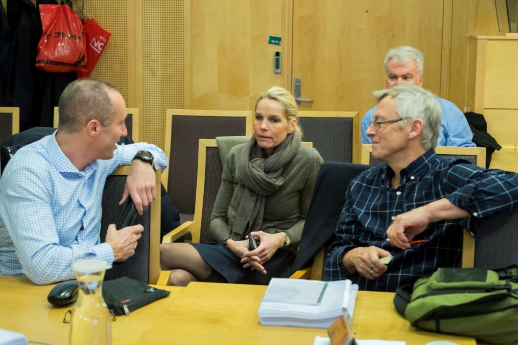 Fra v.: Juridisk direktør i Hafslund E-CO AS, Tore Sande, Christina Stray fra Folketrygdfondet og aksjonær Gudmund Bratlund i Oslo tingrett, fra skjønnssaken mellom Oslo Energi Holding AS og ca. 1500 aksjonærer i Hafslund. Saken gjaldt innløsningssummen til aksjene da Oslo kommune solgte Hafslund sommeren 2017. Foto: Heiko Junge / NTB scanpix Fra v.: Juridisk direktør i Hafslund E-CO AS, Tore Sande, Christina Stray fra Folketrygdfondet og aksjonær Gudmund Bratlund i Oslo tingrett, fra skjønnssaken mellom Oslo Energi Holding AS og ca. 1500 aksjonærer i Hafslund. Saken gjaldt innløsningssummen til aksjene da Oslo kommune solgte Hafslund sommeren 2017. Foto: Heiko Junge / NTB scanpix