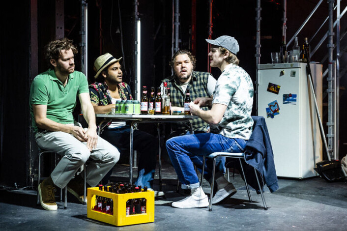 Andreas Stoltenberg Granerud, Thomas Bipin Olsen, Nils Jørgen Kaalstad og Kim Helge Strømmen rundt pokerbordet. Foto: Gisle Bjørneby Andreas Stoltenberg Granerud, Thomas Bipin Olsen, Nils Jørgen Kaalstad og Kim Helge Strømmen rundt pokerbordet. Foto: Gisle Bjørneby