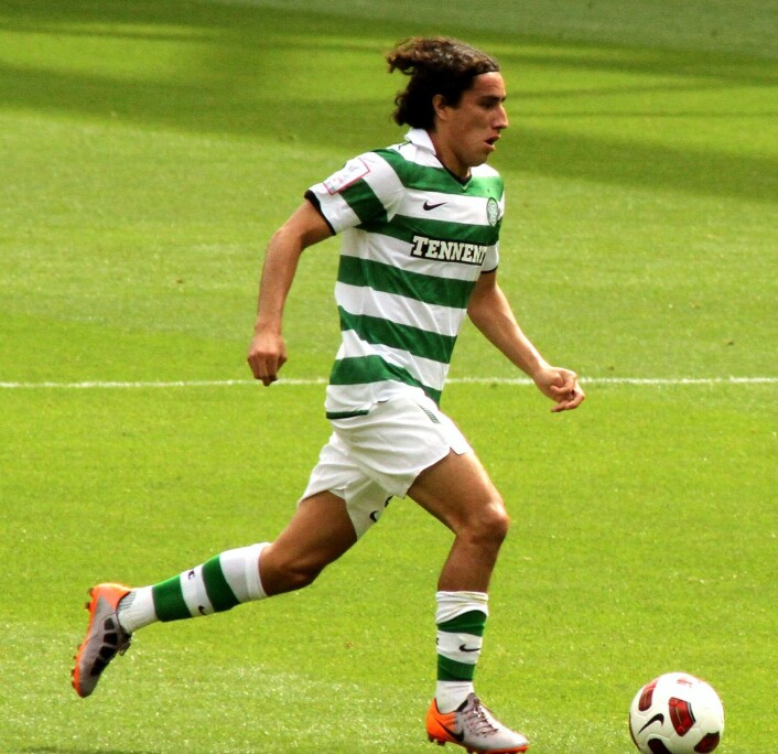 Meksikanske Efraín Juárez i Celtic-drakt. Forsvarsspilleren spilte i den skotske klubben fra 2010 til 2012. Foto: Wikimedia Commons / Ronnie Macdonald Meksikanske Efraín Juárez i Celtic-drakt. Forsvarsspilleren spilte i den skotske klubben fra 2010 til 2012. Foto: Wikimedia Commons / Ronnie Macdonald