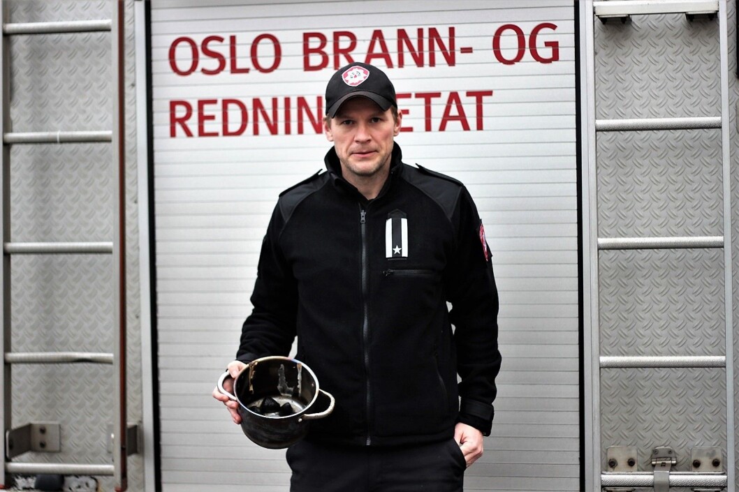 � Ring gjerne forsikringsselskapet før du ringer oss ved flomskader i eget hjem, sier fungerende informasjonssjef i oslo brann- og redningsetat Sigurd Folgerø Dalen. Foto: André Kjernsli � Ring gjerne forsikringsselskapet før du ringer oss ved flomskader i eget hjem, sier fungerende informasjonssjef i oslo brann- og redningsetat Sigurd Folgerø Dalen. Foto: André Kjernsli