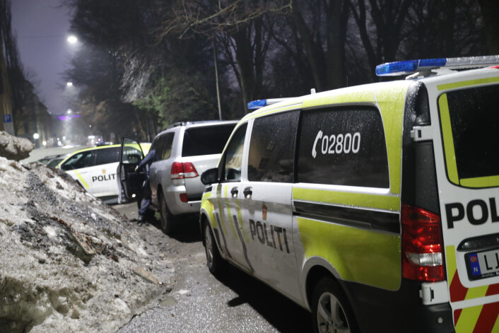 Slagsmål mellom mange ungdommer på Tøyen sent søndag kveld. På stedet fant politiet en machete. Voldshendelsen for to dager siden er bare en av mange med kniv og machete i Oslo de siste månedene. Foto: Terje Bendiksby / NTB scanpix Slagsmål mellom mange ungdommer på Tøyen sent søndag kveld. På stedet fant politiet en machete. Voldshendelsen for to dager siden er bare en av mange med kniv og machete i Oslo de siste månedene. Foto: Terje Bendiksby / NTB scanpix