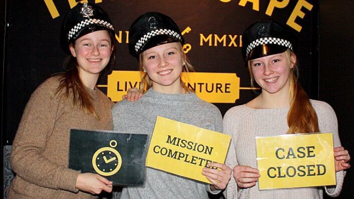 – Bare gøy! Det var ingen frykt å spore hos 16-åringene Emma Gullord og tvillingene Ida-Marie og Vilde Selmersen etter en time i Escape Room. Foto: Kristin Nilsen – Bare gøy! Det var ingen frykt å spore hos 16-åringene Emma Gullord og tvillingene Ida-Marie og Vilde Selmersen etter en time i Escape Room. Foto: Kristin Nilsen