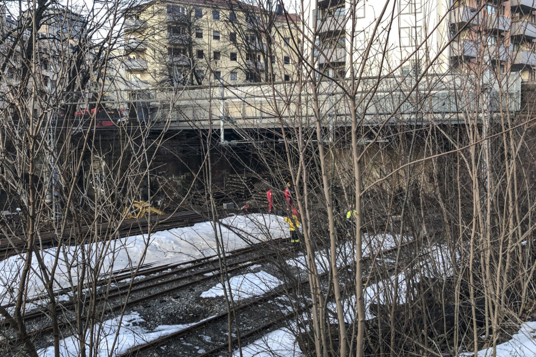 En person omkom og to ble skadd etter kontakt med strøm da de tok seg inn i denne tunnelen i Vika, på oversiden av Filipstad. Foto: Geir Rognlien Elgvin / NTB scanpix En person omkom og to ble skadd etter kontakt med strøm da de tok seg inn i denne tunnelen i Vika, på oversiden av Filipstad. Foto: Geir Rognlien Elgvin / NTB scanpix