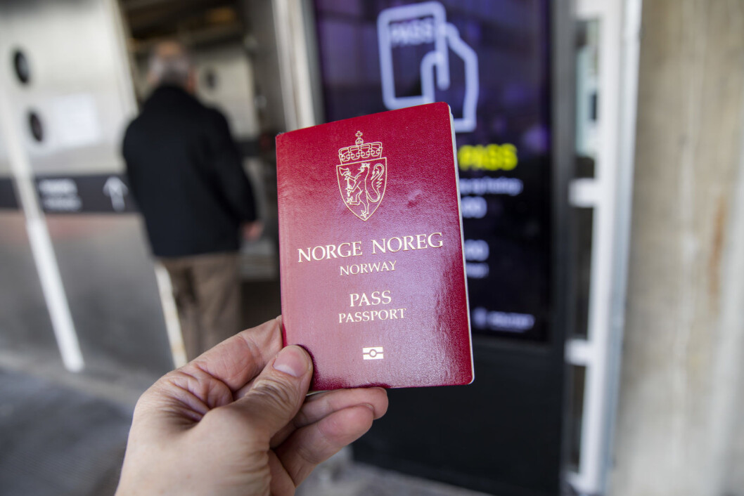 Sommervikarer skal tidligere på plass ved politiets passkontor på Grønland, og det blir utvidet åpningstid til klokken 18 på hverdager.
Foto: Håkon Mosvold Larsen / NTB scanpix Sommervikarer skal tidligere på plass ved politiets passkontor på Grønland, og det blir utvidet åpningstid til klokken 18 på hverdager.
Foto: Håkon Mosvold Larsen / NTB scanpix