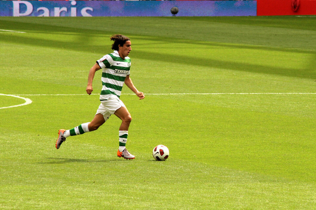 Efrain Juárez har spilt VM for Mexico og vært i klubber som Celtic og Real Saragoza. Nå kommer han fra et opphold i MLS-laget Vancouver Whitecaps FC. Foto: Ronnie Macdonald / Wikipedia Efrain Juárez har spilt VM for Mexico og vært i klubber som Celtic og Real Saragoza. Nå kommer han fra et opphold i MLS-laget Vancouver Whitecaps FC. Foto: Ronnie Macdonald / Wikipedia
