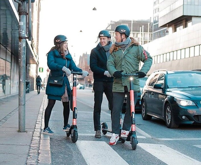 Svenske Voi har elektriske delings-scootere i flere europeiske byer. Men både i København og Paris har de miljøvennlige doningene skapt debatt. Foto: Voi Svenske Voi har elektriske delings-scootere i flere europeiske byer. Men både i København og Paris har de miljøvennlige doningene skapt debatt. Foto: Voi