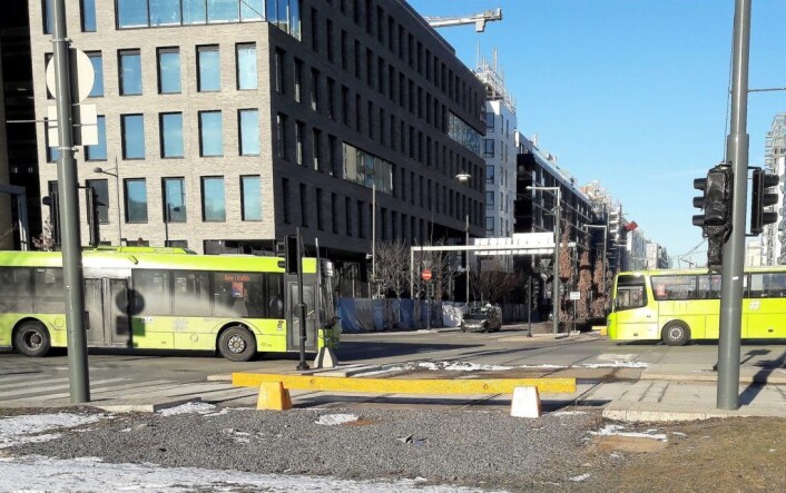 Her ender trikkesporet i Dronning Eufemias gate i dag. Fra neste år går trikken til og fra Gamlebyen. Foto: Anders Høilund Her ender trikkesporet i Dronning Eufemias gate i dag. Fra neste år går trikken til og fra Gamlebyen. Foto: Anders Høilund