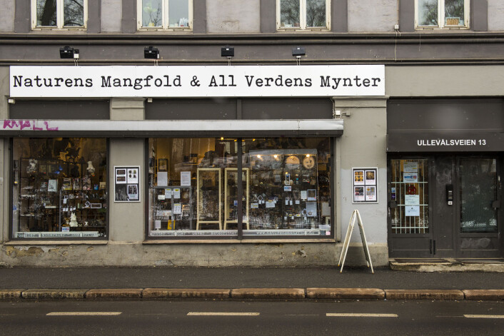 I Ullevålsveien, rett ved Vår Fruers gravlund ligger butikken Naturens mangfold og all verdens mynter. Foto: Morten Lauveng Jørgensen I Ullevålsveien, rett ved Vår Fruers gravlund ligger butikken Naturens mangfold og all verdens mynter. Foto: Morten Lauveng Jørgensen