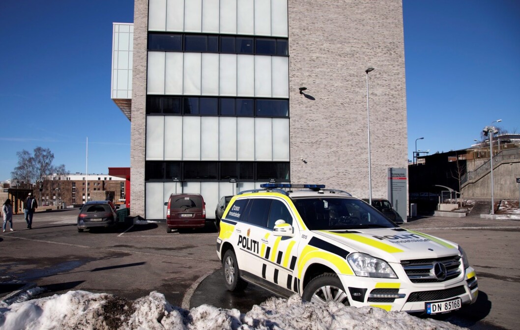Fire personer ble lettere skadd da en elev truet ansatte med kniv på Brynseng skole tirsdag morgen. Foto: John Eeg / NTB scanpix Fire personer ble lettere skadd da en elev truet ansatte med kniv på Brynseng skole tirsdag morgen. Foto: John Eeg / NTB scanpix