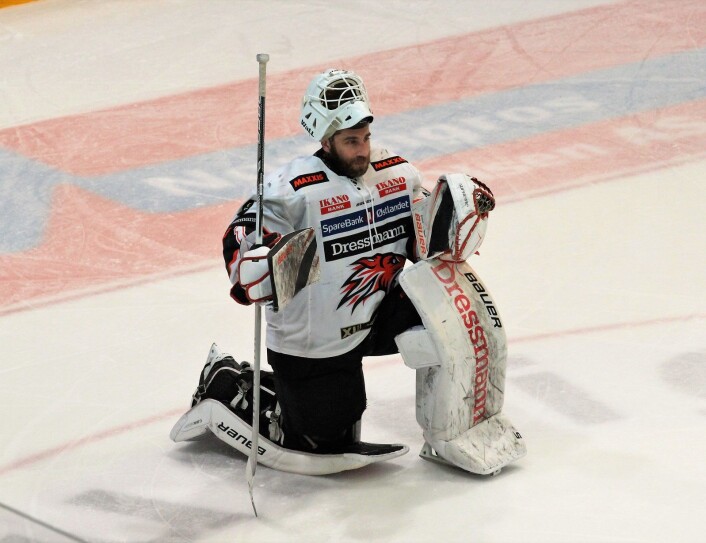 Frisk-keeper Nicklas Dahlberg tar en pust mellom slagene. Foto: André Kjernsli Frisk-keeper Nicklas Dahlberg tar en pust mellom slagene. Foto: André Kjernsli