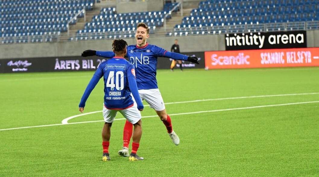 Chidera Ejuke og Matthias Vilhjalmsson kan fort bli to av Vålerengas viktigste spillere denne sesongen. Her feirer de Vilhjamsons en av tre scoringer i generalprøven mot erkerival Lillestrøm. Foto: Christian Boger Chidera Ejuke og Matthias Vilhjalmsson kan fort bli to av Vålerengas viktigste spillere denne sesongen. Her feirer de Vilhjamsons en av tre scoringer i generalprøven mot erkerival Lillestrøm. Foto: Christian Boger